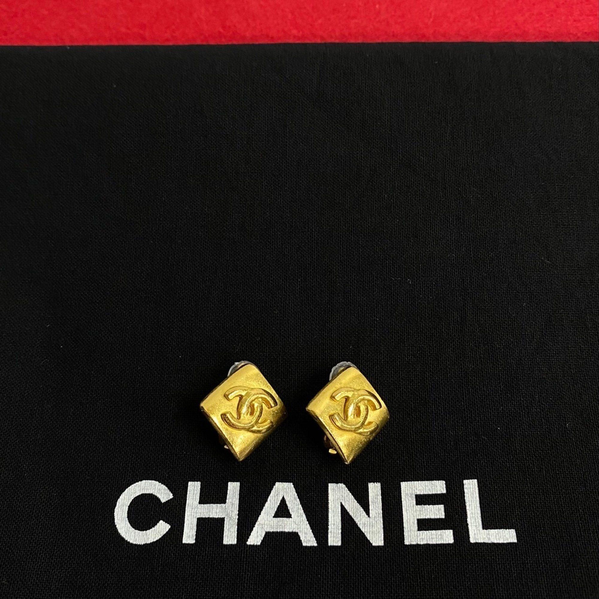 image of Chanel 96P Engraved Coco Mark Metal Fittings Diamond Shaped Earrings For Women 19359 in Gold