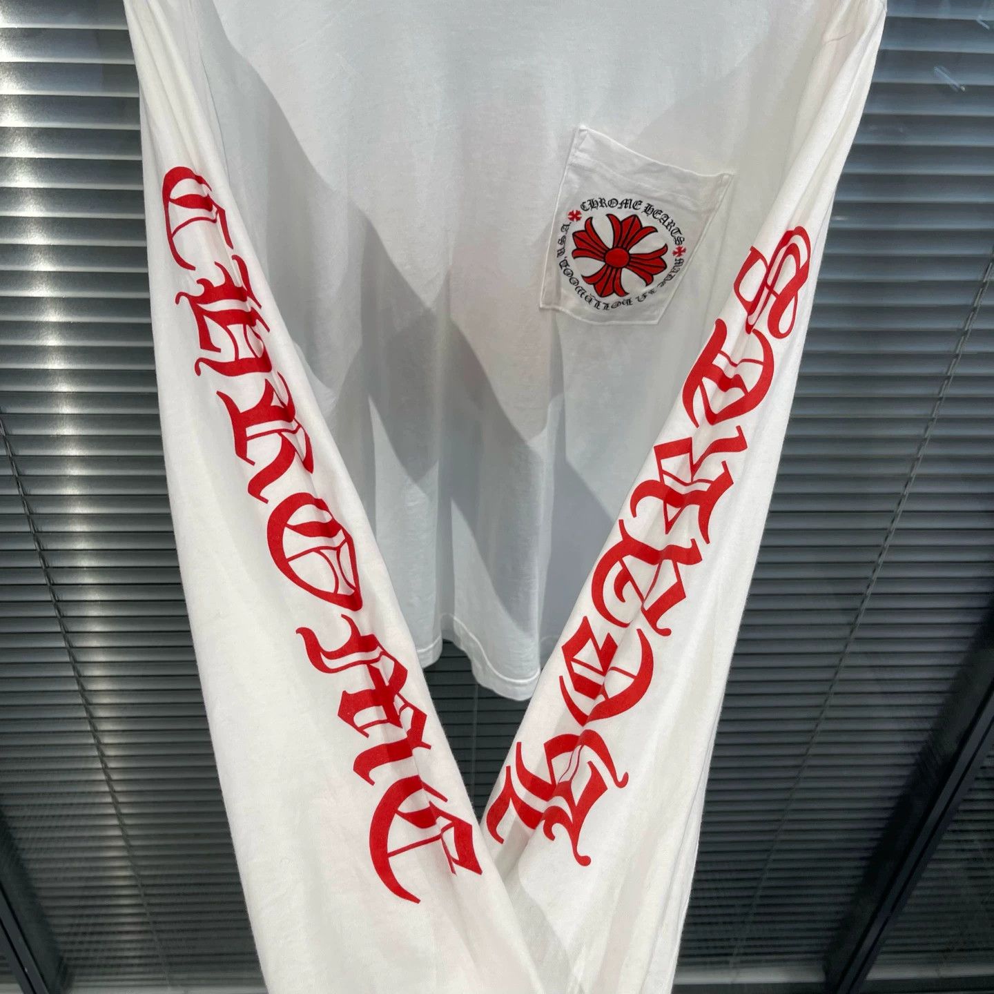 Chrome Hearts Chrome Hearts Red Sanskrit Cross Flower Print LS M (New) Size US M / EU 48-50 / 2 - 5 Thumbnail