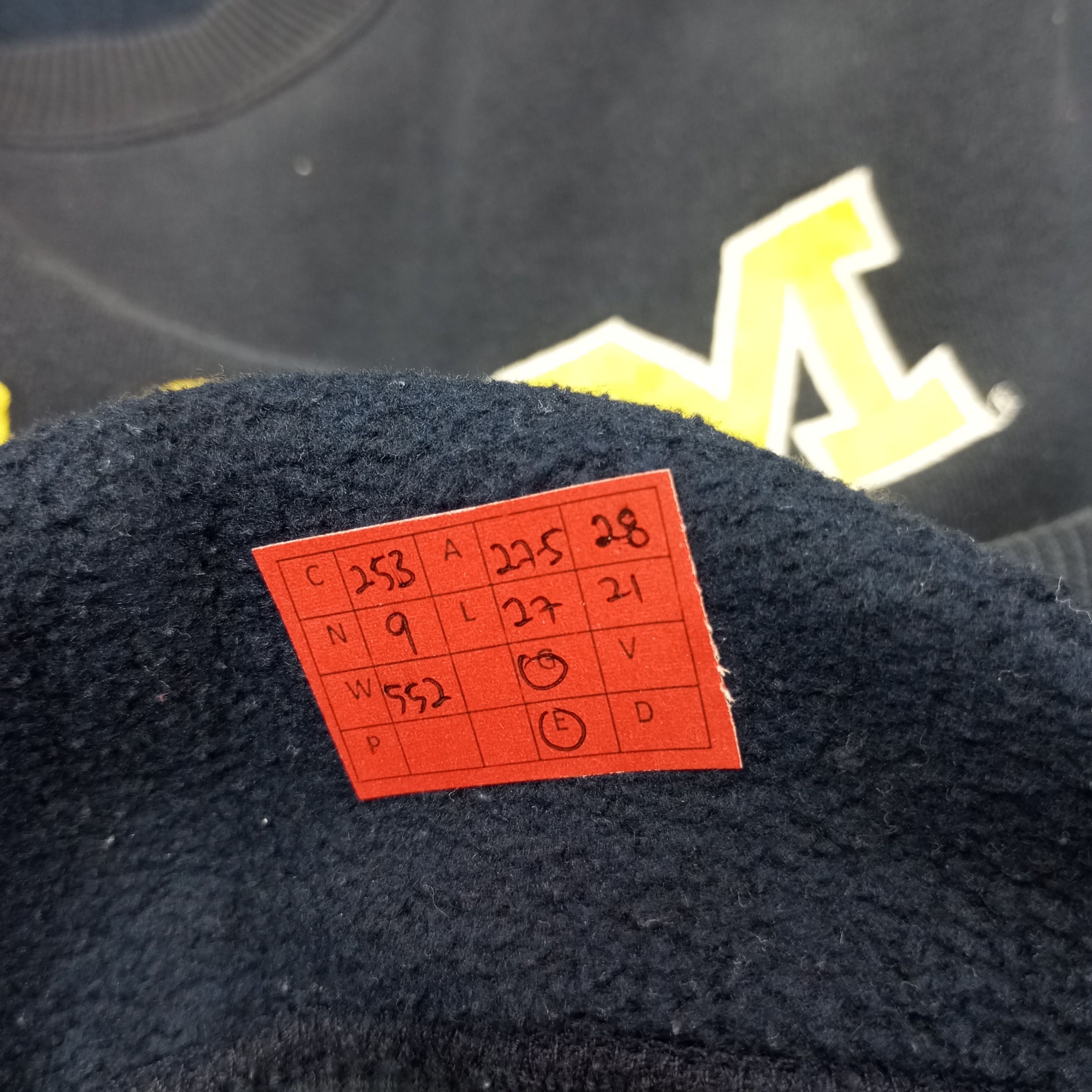 Vintage Michigan Wolverines NFL Football Team Sweatshirt c253n9 Size US XXL / EU 58 / 5 - 8 Thumbnail