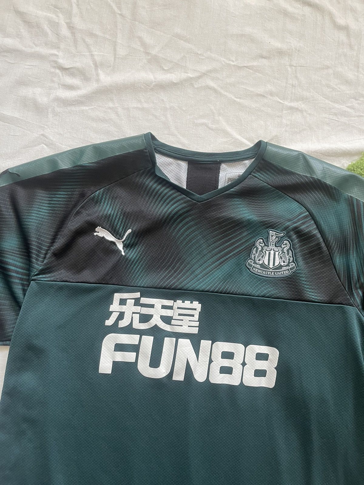 Puma Jersey Puma Newcastle 2019/20 Size US XL / EU 56 / 4 - 2 Thumbnail