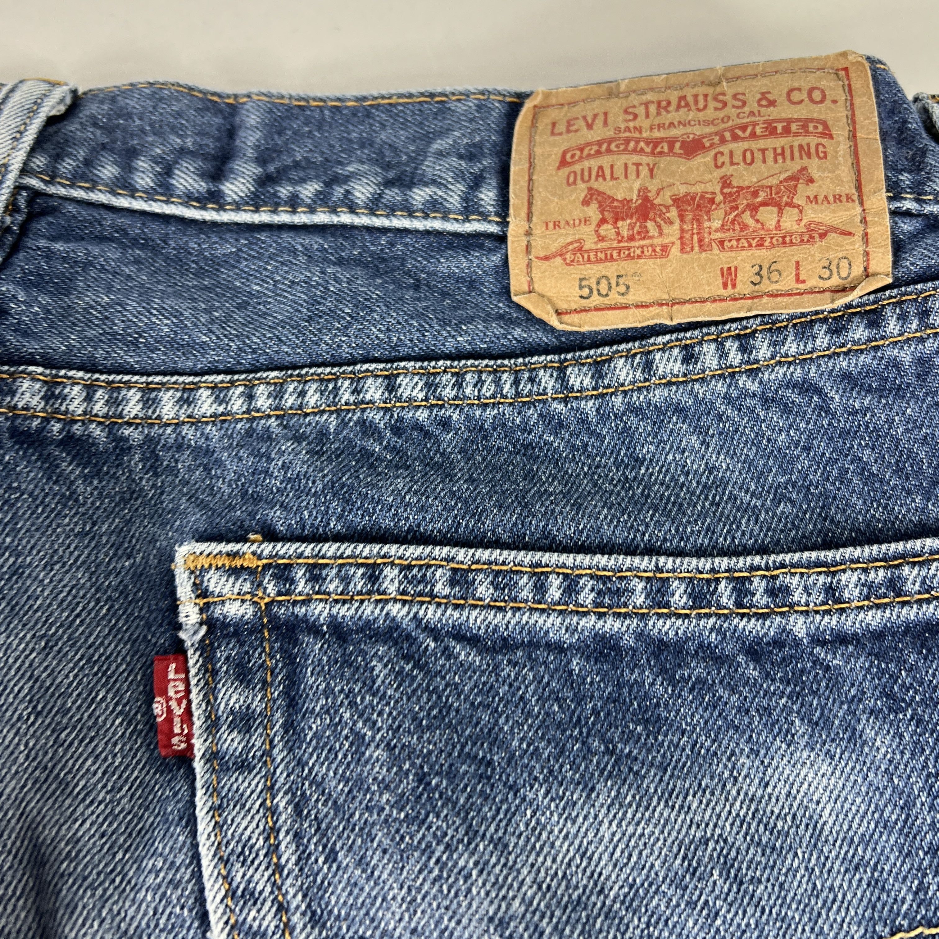 Levi's Levi's Jeans 505 Straight Blue Faded Cotton Denim Size US 37 - 16 Thumbnail