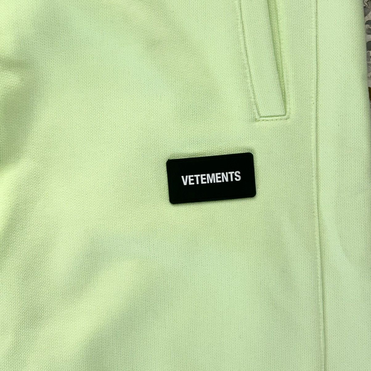Vetements New Vetement Logo Straight Leg Sweatpants Size XS Size US 29 - 3 Thumbnail