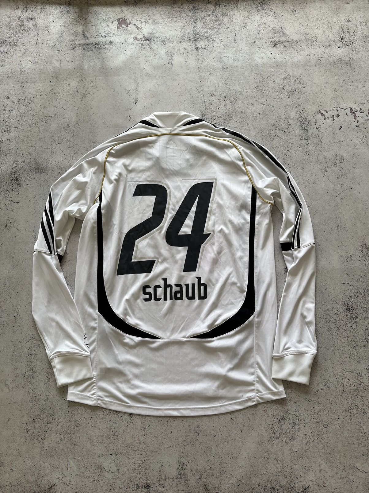 Vintage WOHLEN 2005/06 HOME SOCCER ADIDAS MATCH WORN,24 LOUIS SCHAUB Size US L / EU 52-54 / 3 - 10 Thumbnail