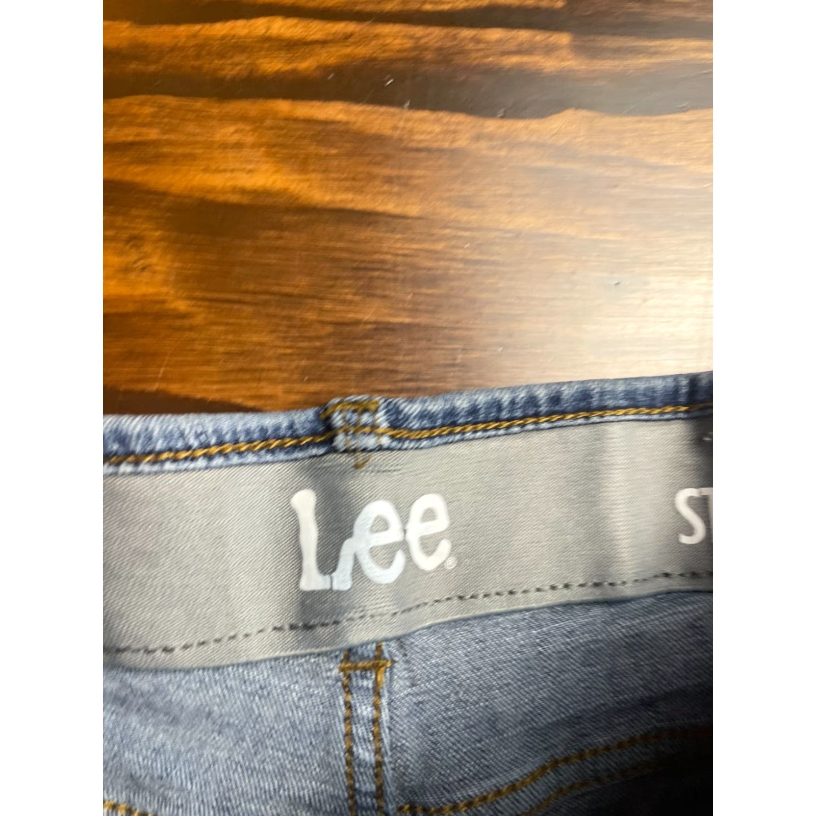 Lee Lee Jeans Shorts Women's Size 34inc Blue Denim Cut Off Frayed Hem Elastic Waist Regular 34X30 Pockets Size 24" / US 00 / IT 34 - 3 Thumbnail