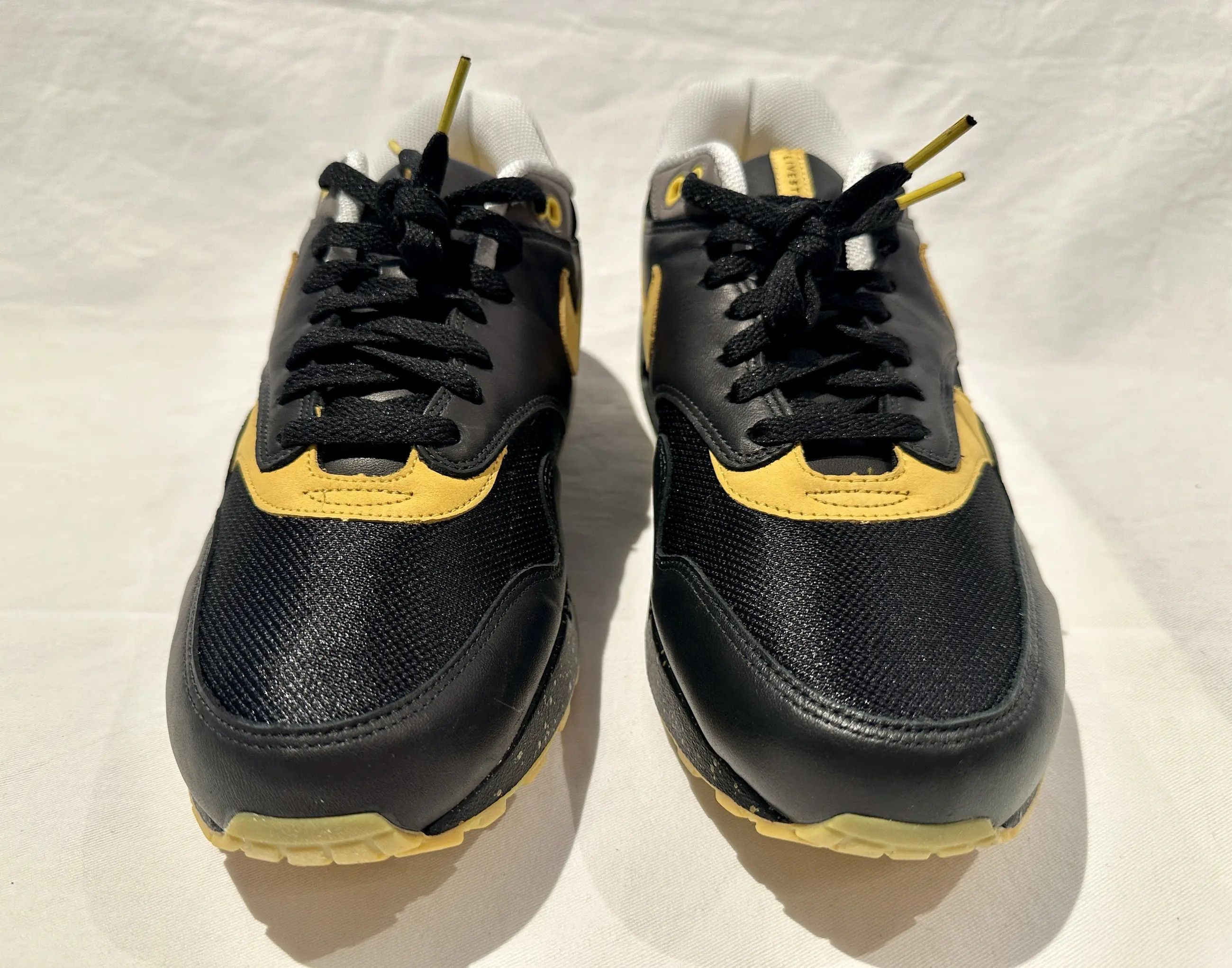 Nike BRAND NEW *RARE* NIKE AIR MAX 1 PREM TZ LAF LIVESTRONG SZ 11 Size US 11 / EU 44 - 5 Thumbnail