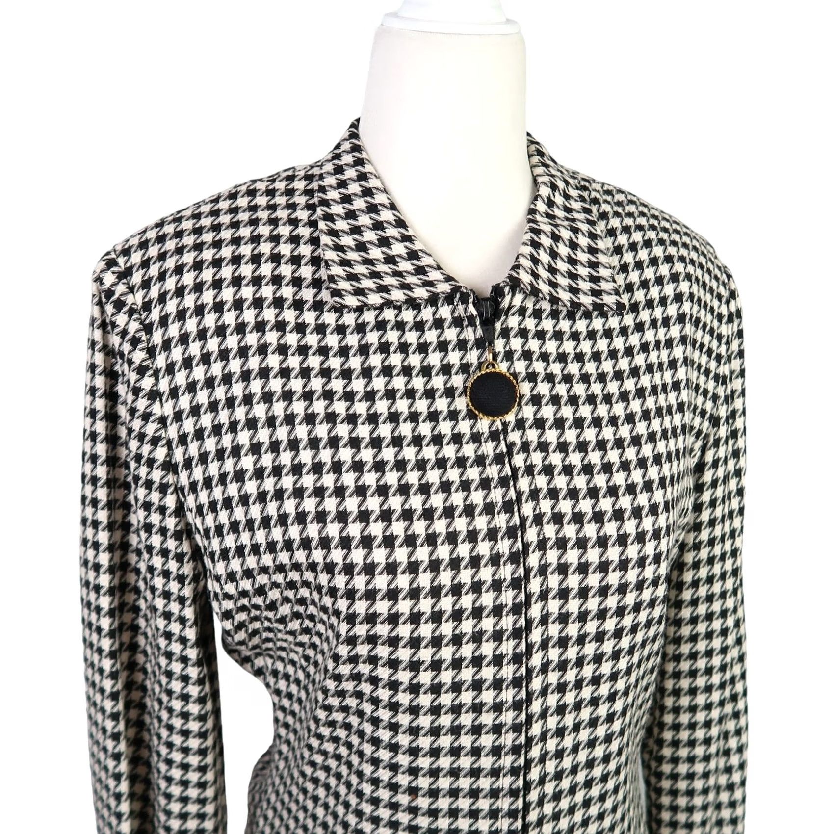 Vintage VINTAGE 90s Bichon cream and brown houndstooth plaid zip front blazer jacket 6 Women Short Sleeve Blazer Fall Spring 90s 80s Mens Womens Girls Boys Size M / US 6-8 / IT 42-44 - 2 Thumbnail