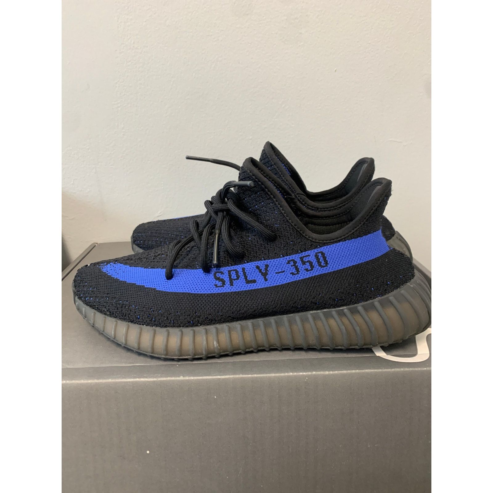 Adidas adidas Yeezy Boost 350 V2 Dazzling Blue Size 11.5 Used Size US 11.5 / EU 44-45 - 4 Thumbnail