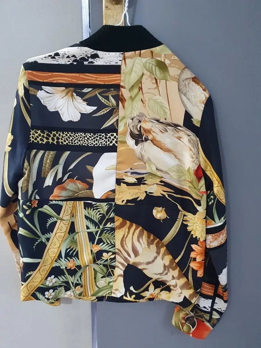 Salvatore Ferragamo Vintage Salvatore Ferragamo 90's Full Print Luxury Jacket Size US L / EU 52-54 / 3 - 4 Thumbnail