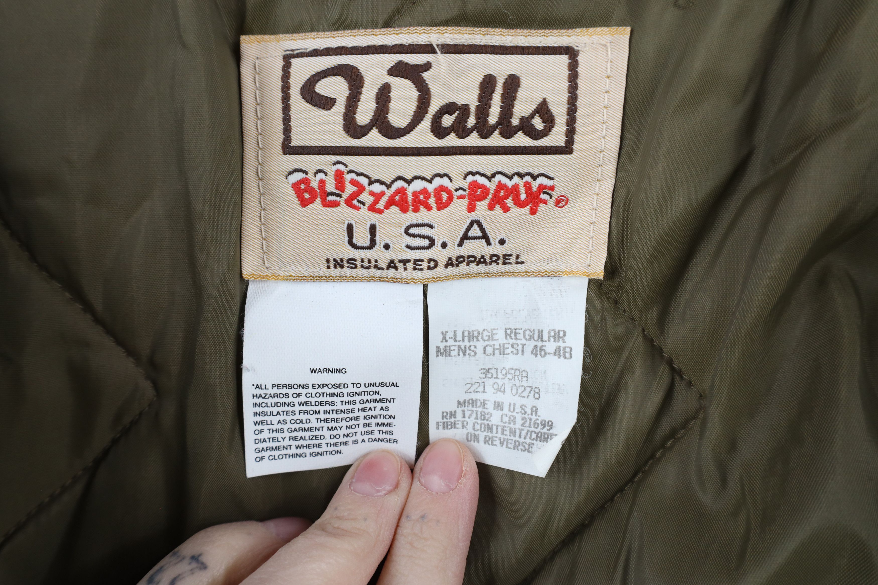 Vintage × Walls Vintage 90s Walls Realtree Camouflage Bomber Jacket USA Size US XL / EU 56 / 4 - 9 Thumbnail