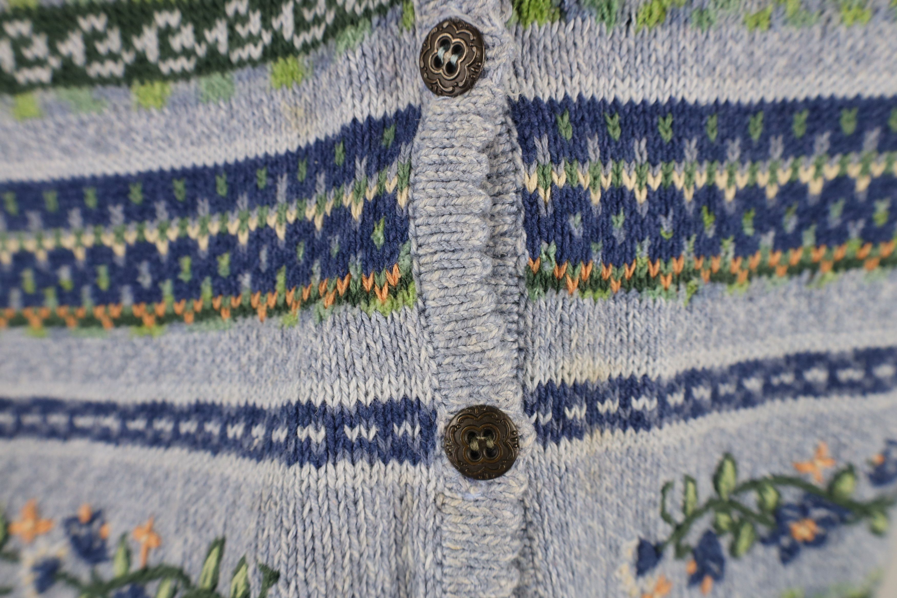 Vintage Vintage 90s Streetwear Embroidered Flower Sweater Vest Size S / US 4 / IT 40 - 6 Thumbnail