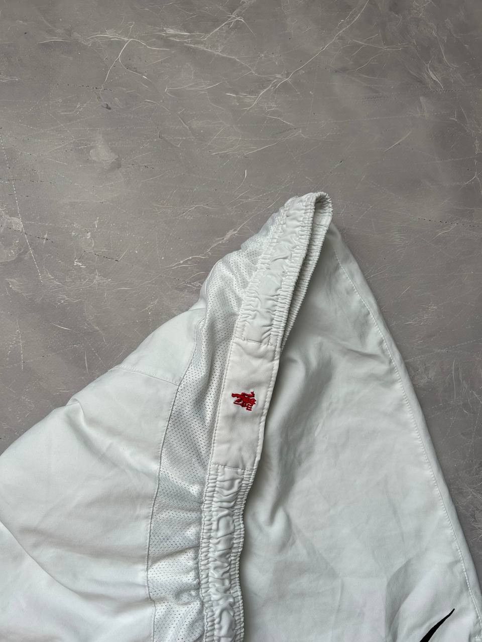Nike Vintage Nike Manchester United Shorts Size US 34 / EU 50 - 5 Thumbnail