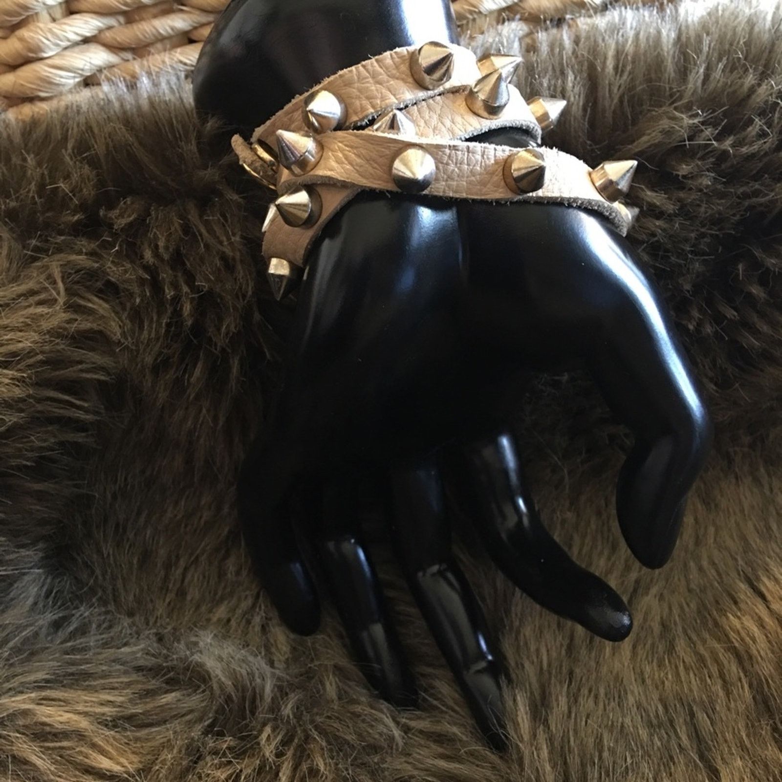 Other Ladies genuine tan leather spike stud wrap watch Size ONE SIZE - 5 Thumbnail