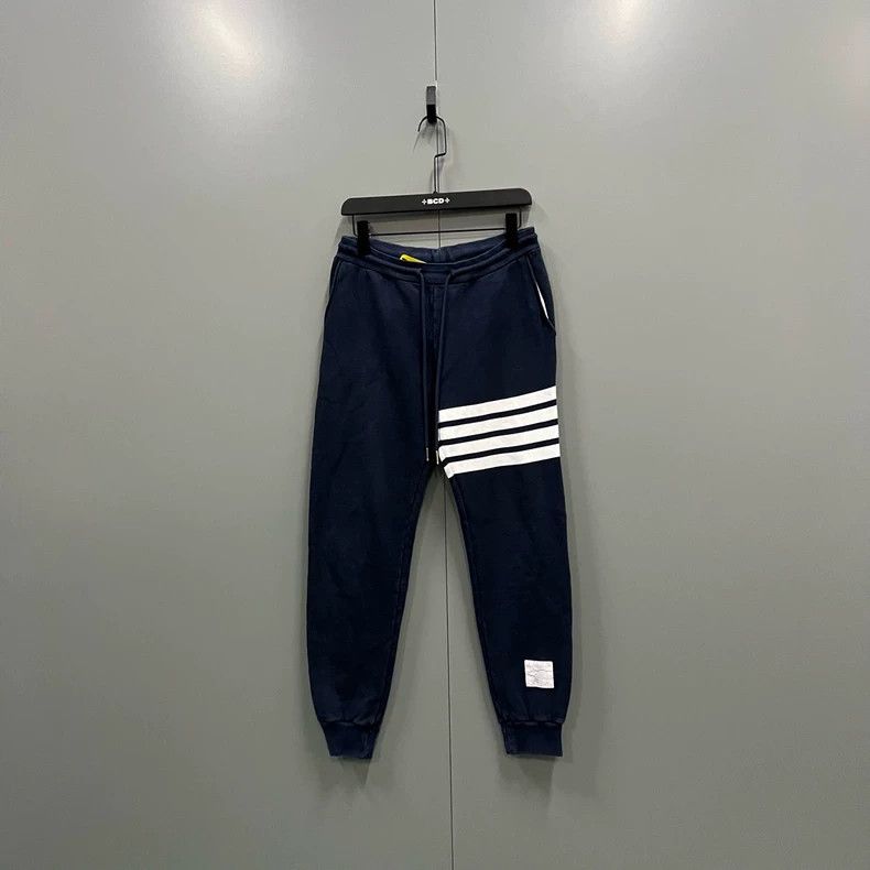 Thom Browne Thom browne Size 0 Dark blue four-striped sweatpants 2503- Size US 28 / EU 44 - 1 Thumbnail