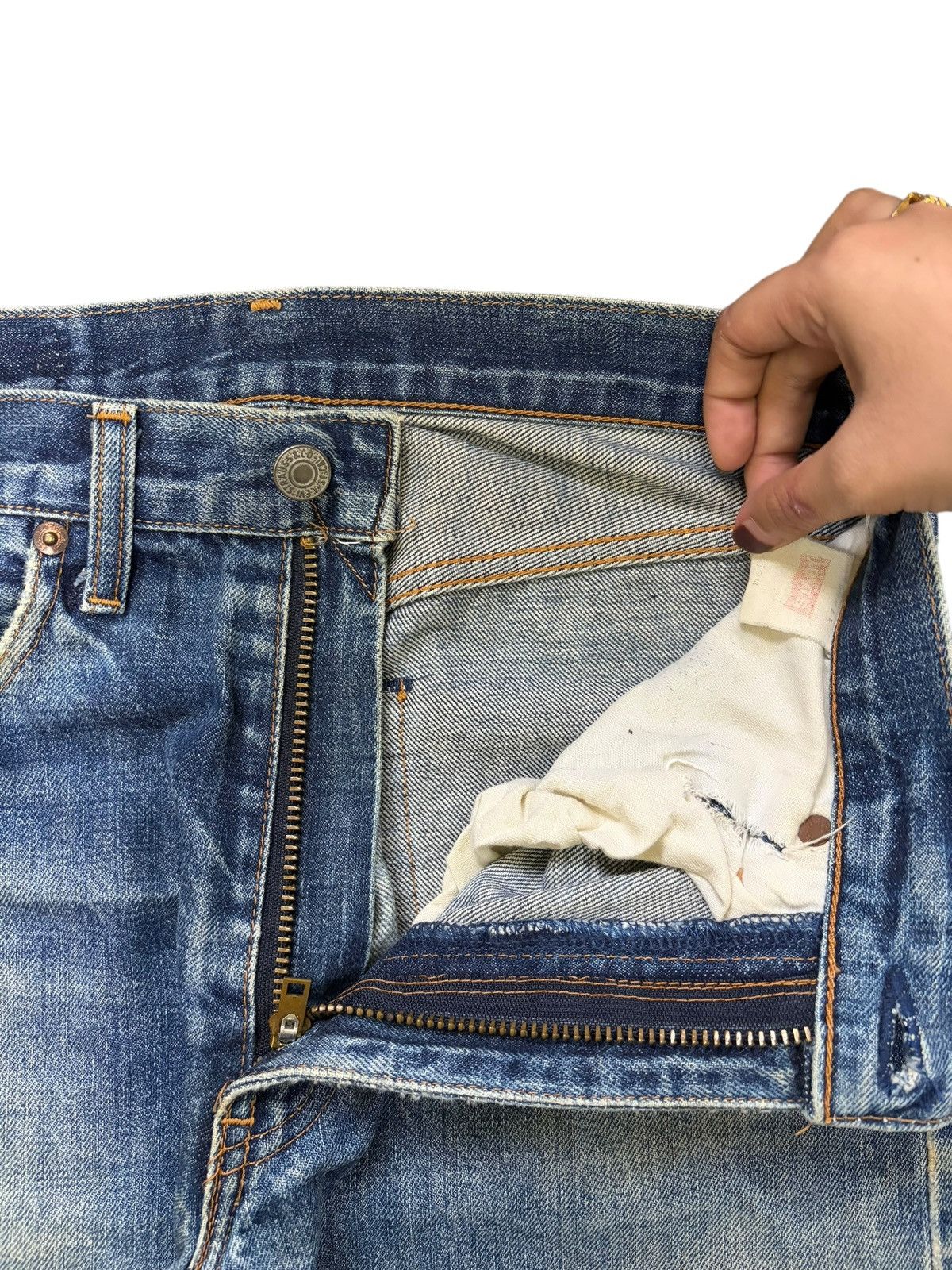 Levi's Vintage 90s Levis Big E Selvedge Distress Loose Jeans Size US 32 / EU 48 - 5 Thumbnail