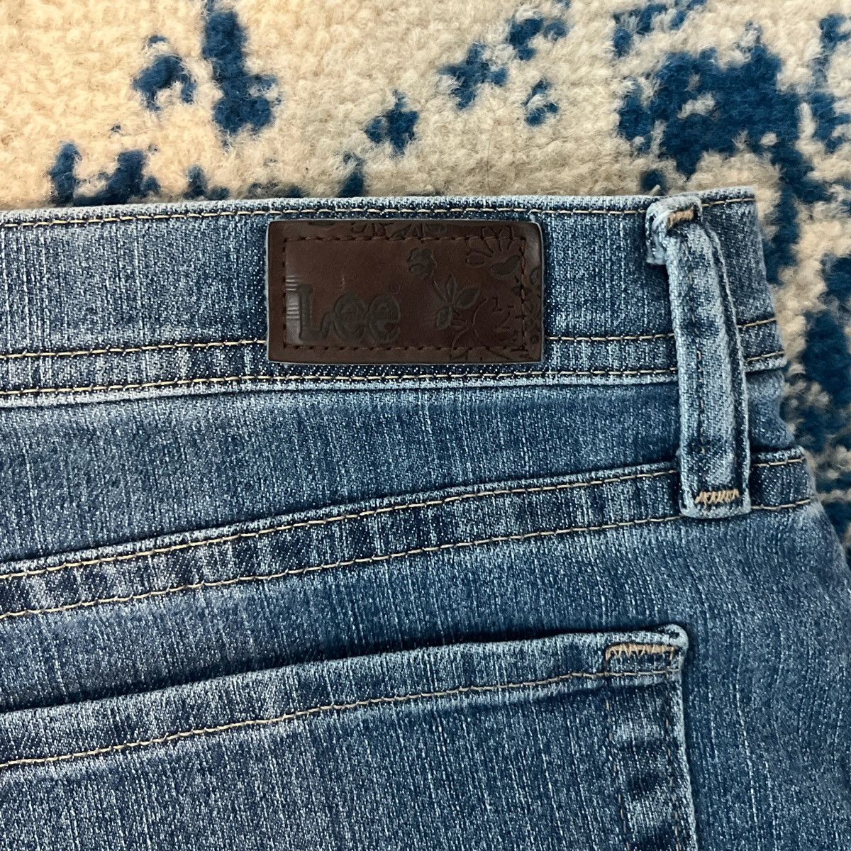 Lee Lee Classic Fit Straight Leg Jeans Size 18 Medium Wash Y2K Size 40" / US 18 - 4 Thumbnail
