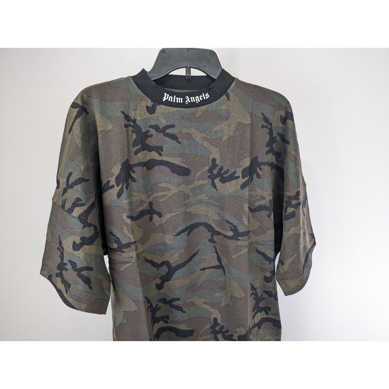 Palm Angels o1rshd1 Q:2 / Camo Classic Logo Over Tee in Military Black Size US XS / EU 42 / 0 - 6 Thumbnail