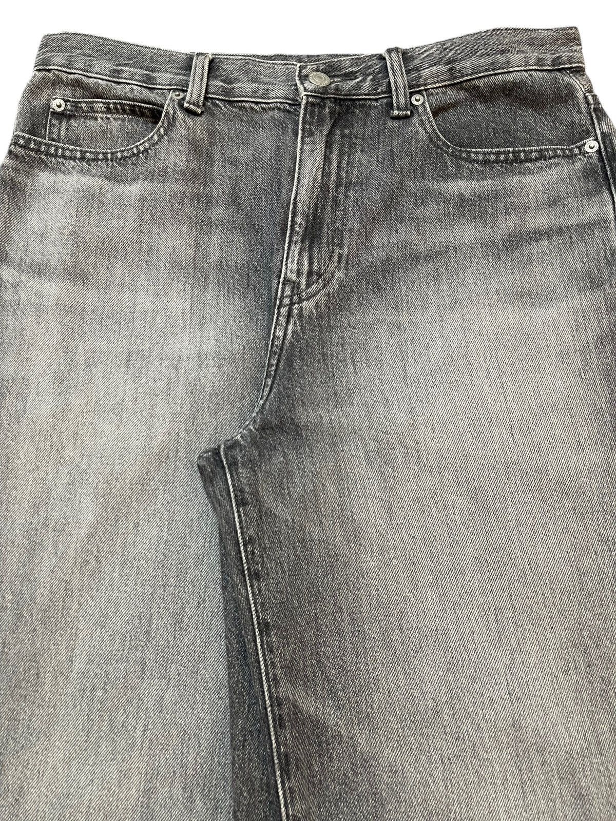 Uniqlo Vintage Japanese Uniqlo Faded Wash Style Baggy Jeans Size US 32 / EU 48 - 4 Thumbnail
