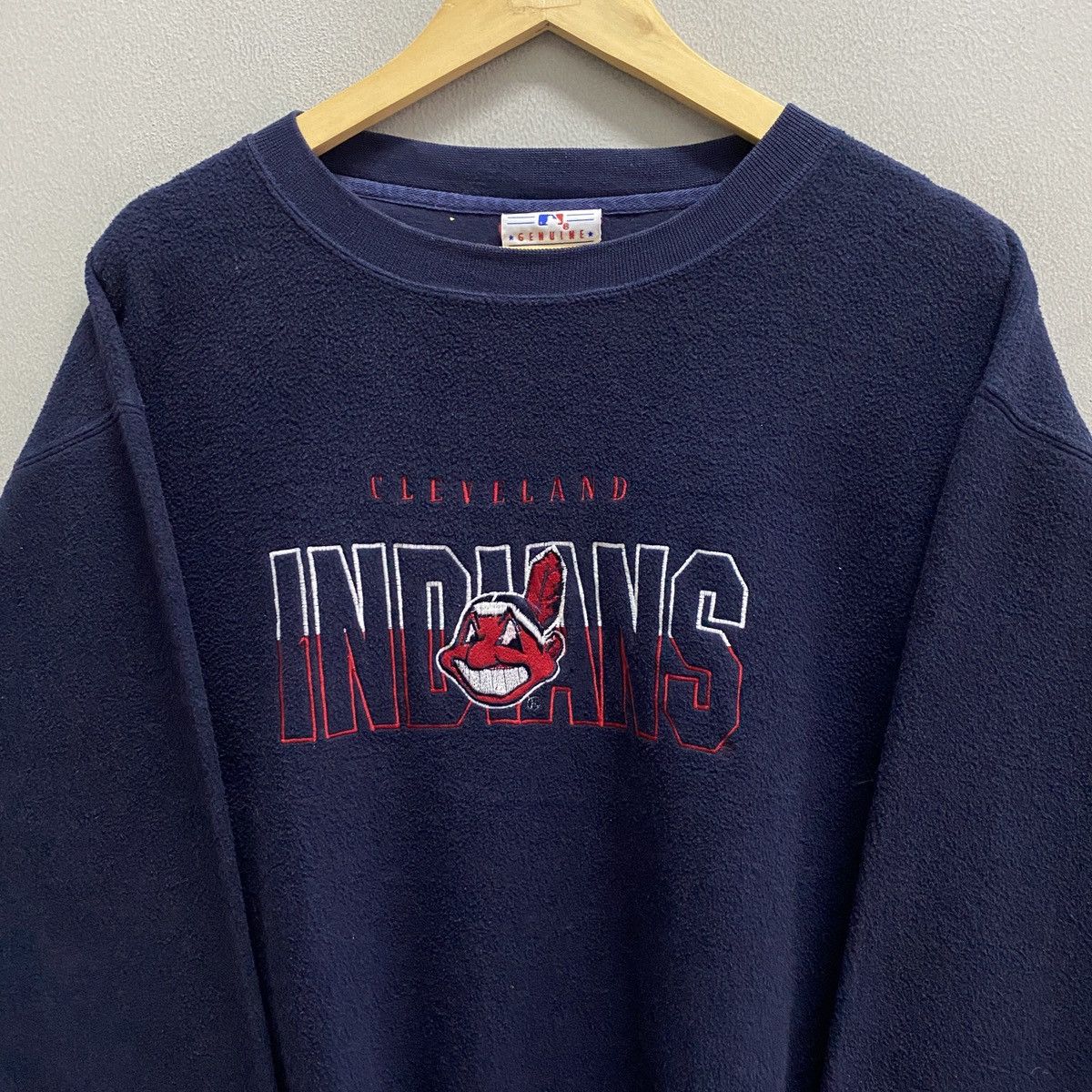 Vintage Vintage 90's Cleveland Indians Embroidered Logo Sweatshirt Size US L / EU 52-54 / 3 - 2 Thumbnail