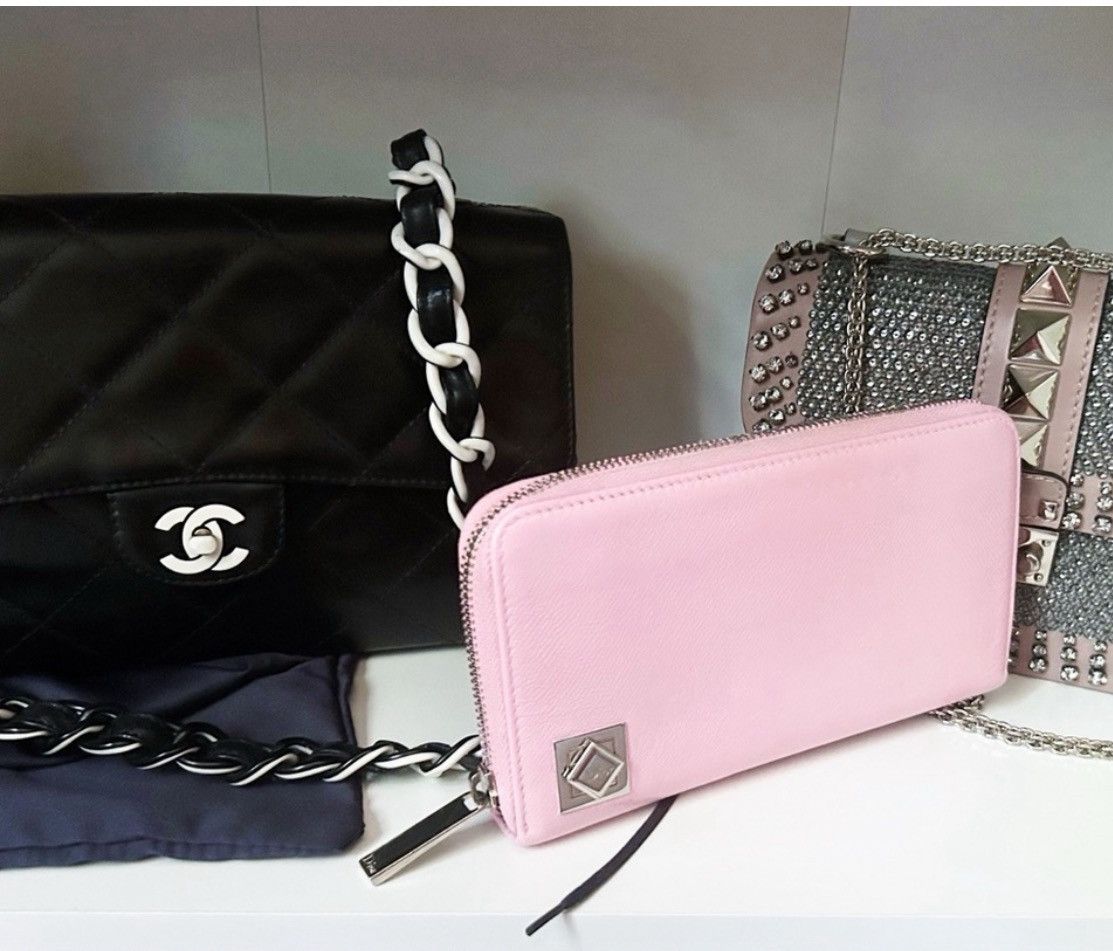 Dior Authentic Dior Baby Pink Turn Me Continental Wallet / Clutch Size ONE SIZE - 3 Thumbnail