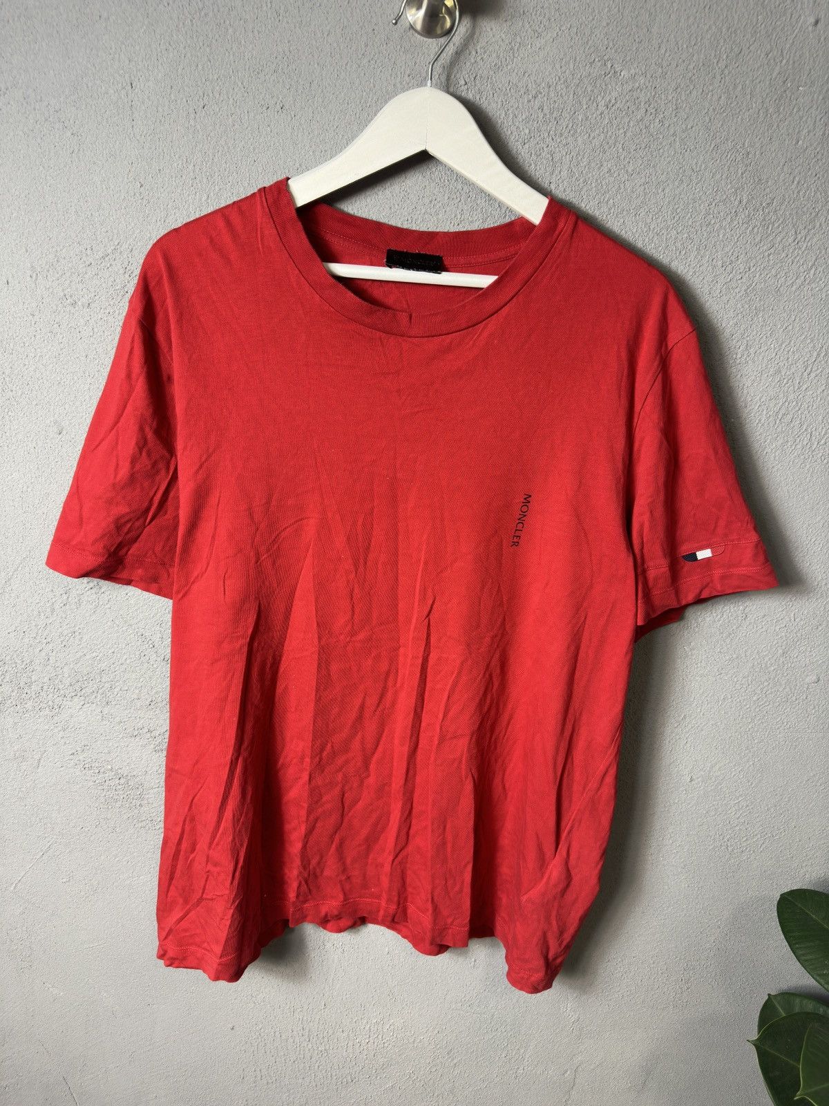 Moncler MONCLER Vertical Logo T-Shirt Size US XL / EU 56 / 4 - 1 Thumbnail