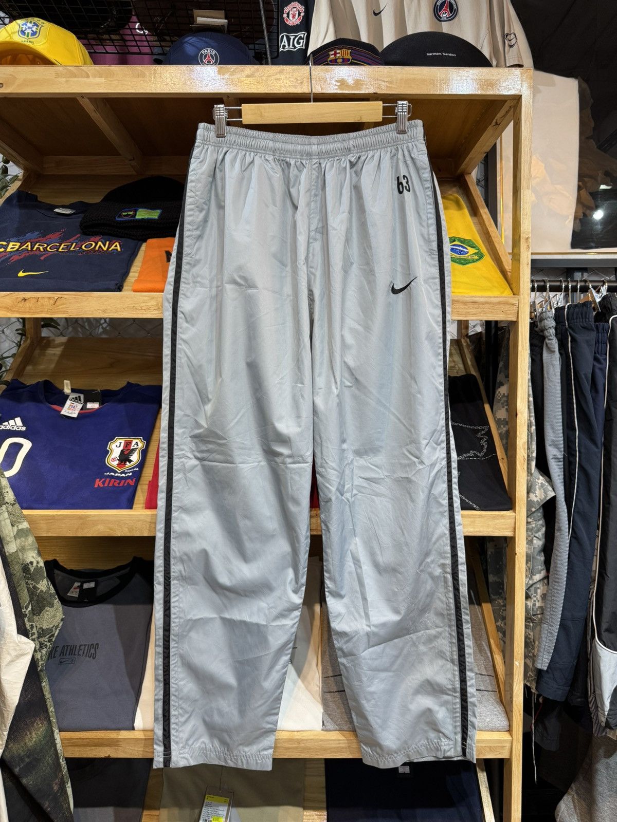 Nike Vintage Nike Total 90 swoosh baggy nylon pants Size US 32 / EU 48 - 1 Thumbnail