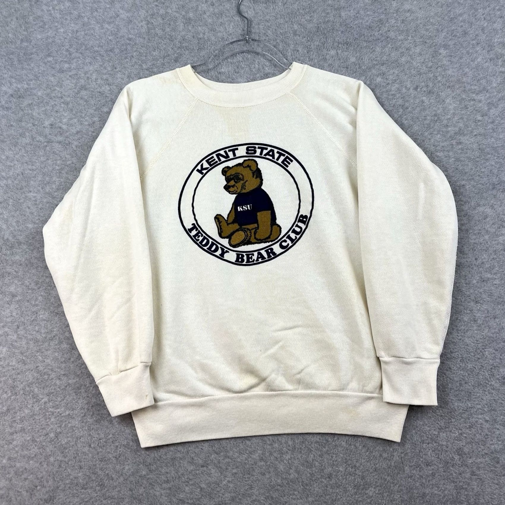 Velva Sheen VINTAGE Velva Sheen Sweatshirt Raglan Kent State 80s Teddy Bear Velvet White Mens M Size US M / EU 48-50 / 2 - 3 Thumbnail