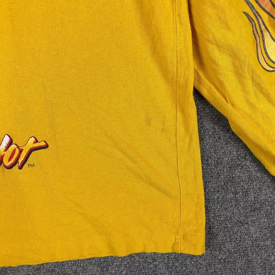Forever 21 Flamin Hot Cheetos Shirt Men's M Crew Neck Distressed Size US M / EU 48-50 / 2 - 10 Thumbnail