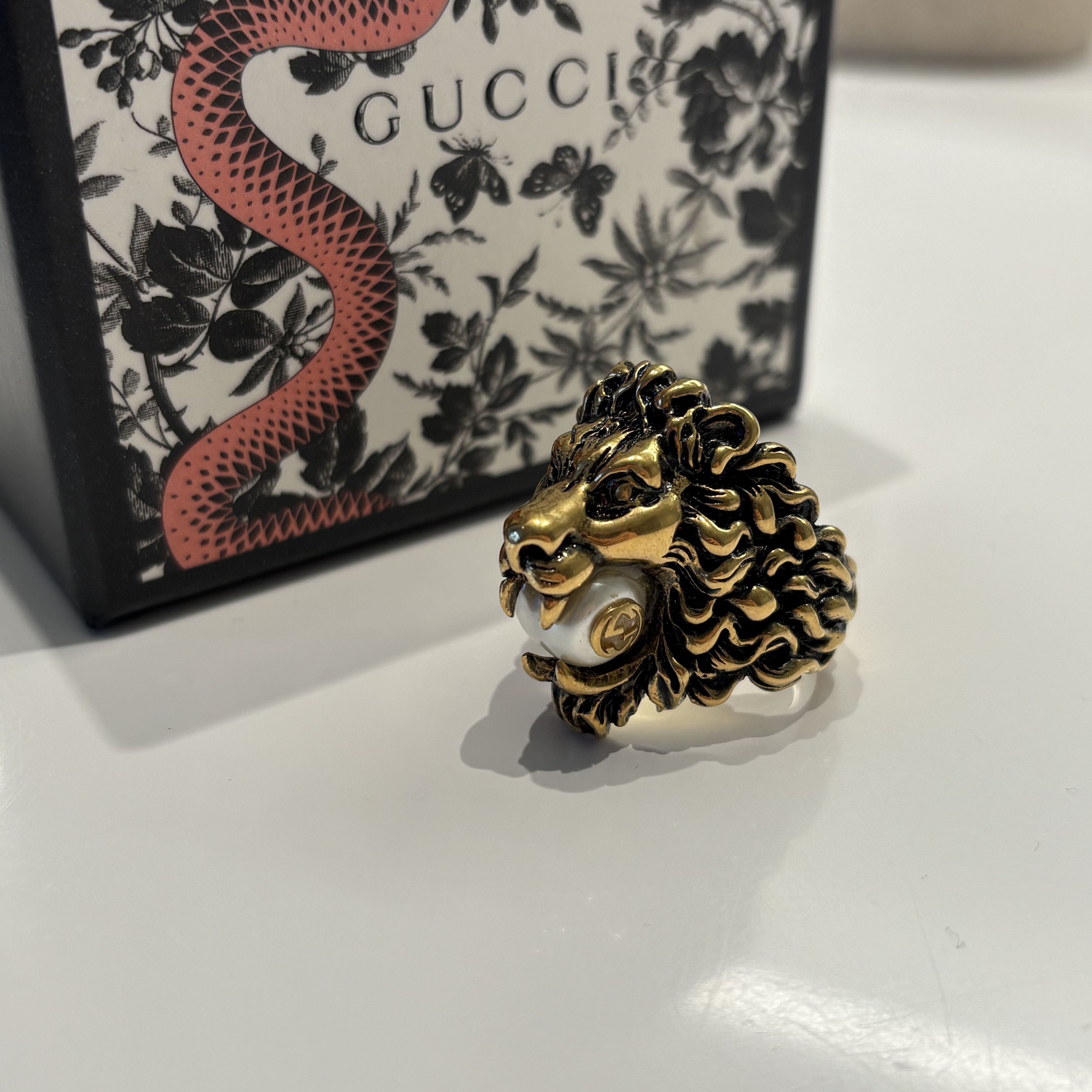 Gucci Gucci Gold Lion Pearl Ring sz 23 Size ONE SIZE - 1 Thumbnail