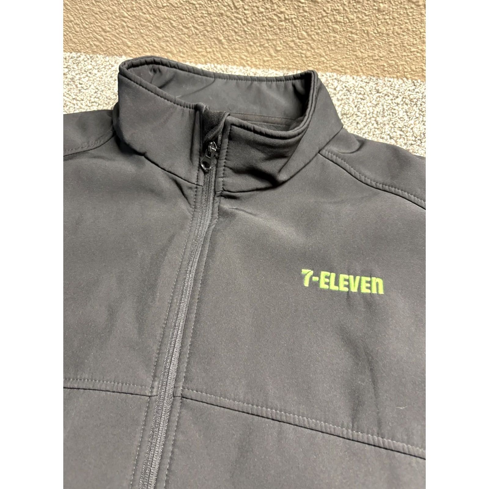 Vintage 7-11 Jacket Employee Adult 3XL Black Full Zip Uniform Shirt Mens Size US XXL / EU 58 / 5 - 2 Thumbnail