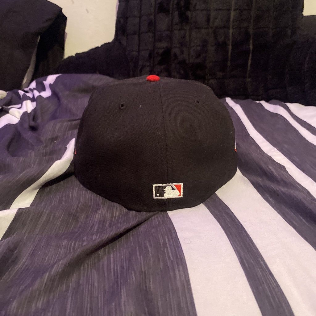 New Era 7 1/2 Black and Red New York Yankees Hat Size ONE SIZE - 3 Thumbnail