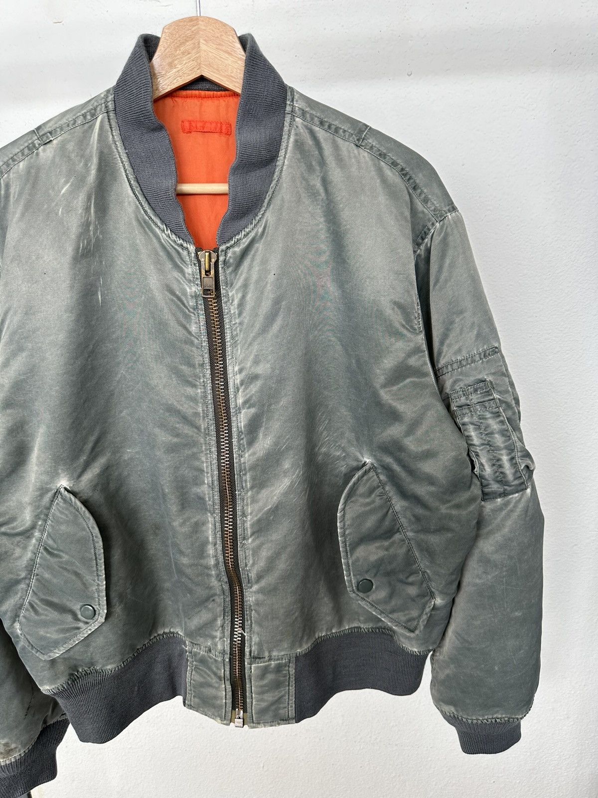 Uniqlo × Vintage 1990s Uniqlo MA-1 Bomber jacket trashed Size US L / EU 52-54 / 3 - 8 Thumbnail