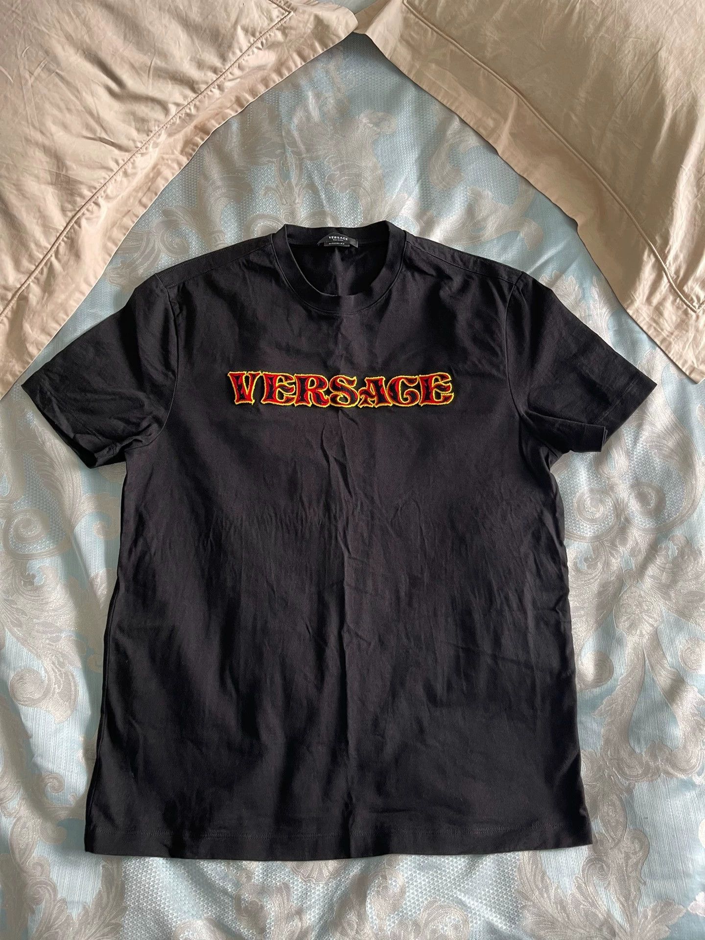 Versace Versace Black 3D Flocked Logo T-Shirt S (Fits L) Size US S / EU 44-46 / 1 - 1 Thumbnail