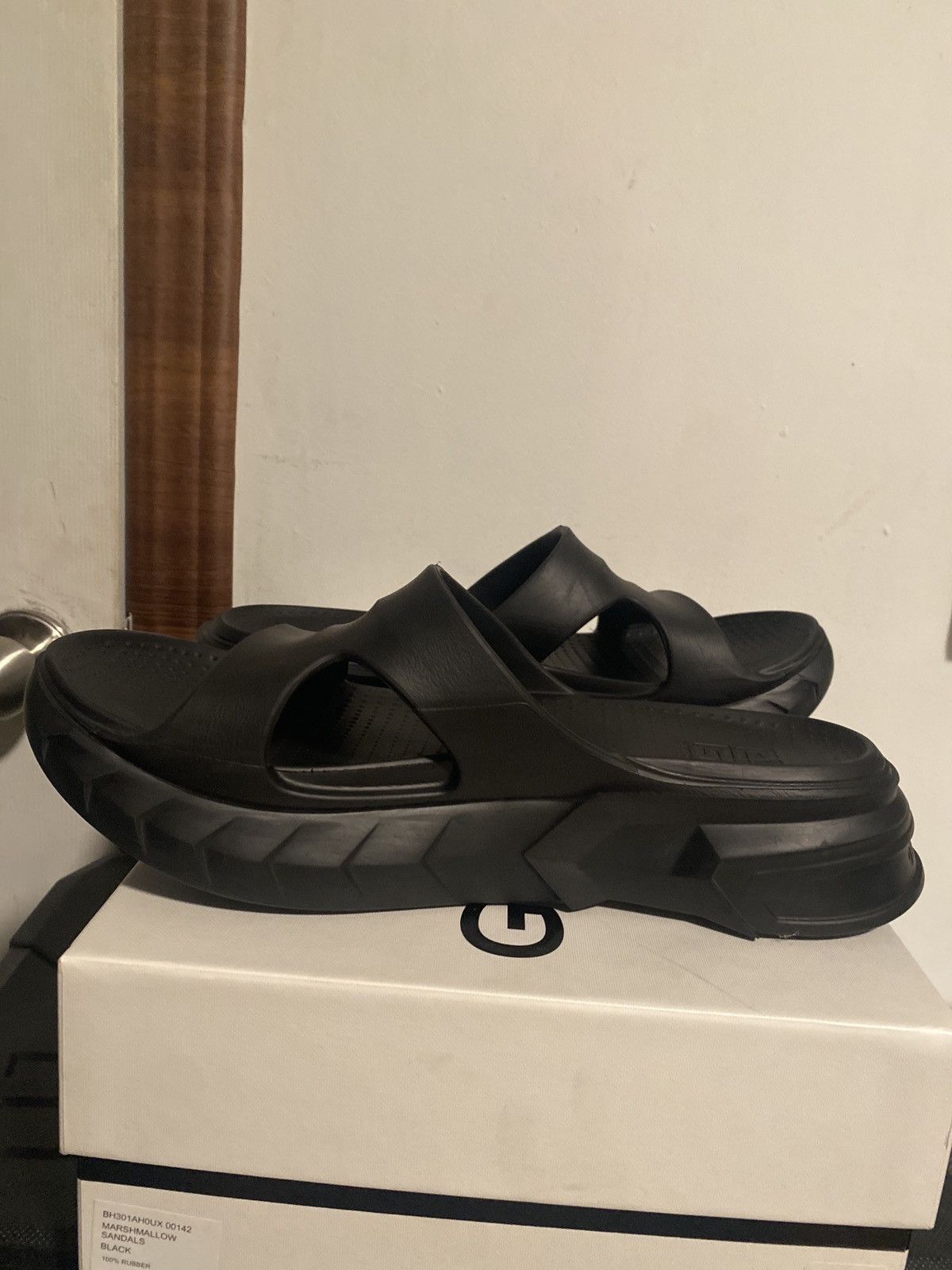 Givenchy Givenchy marshmallow sandals Size US 9 / EU 42 - 7 Thumbnail