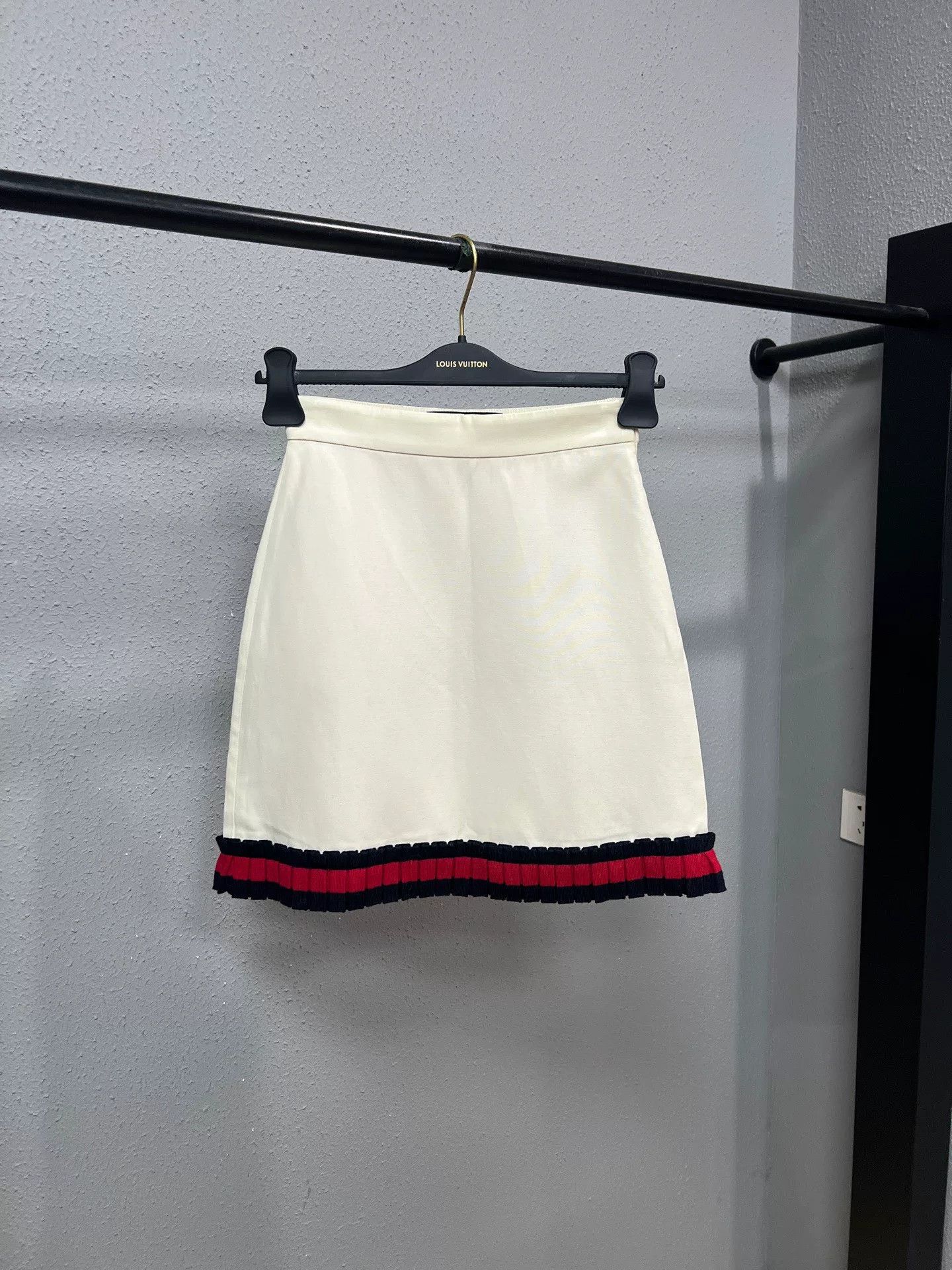 Gucci Gucci Striped Skirt in White and Red Size 36" / US 14 / IT 50 - 1 Thumbnail