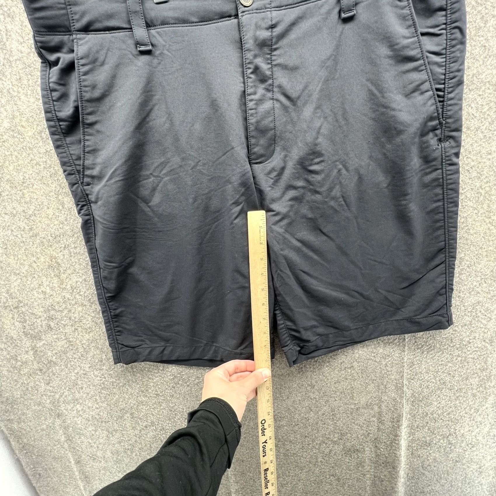 Under Armour Under Armour Shorts Mens 40 Black Golf Chino HeatGear Loose 10 Inseam Casual Size US 40 / EU 56 - 6 Thumbnail
