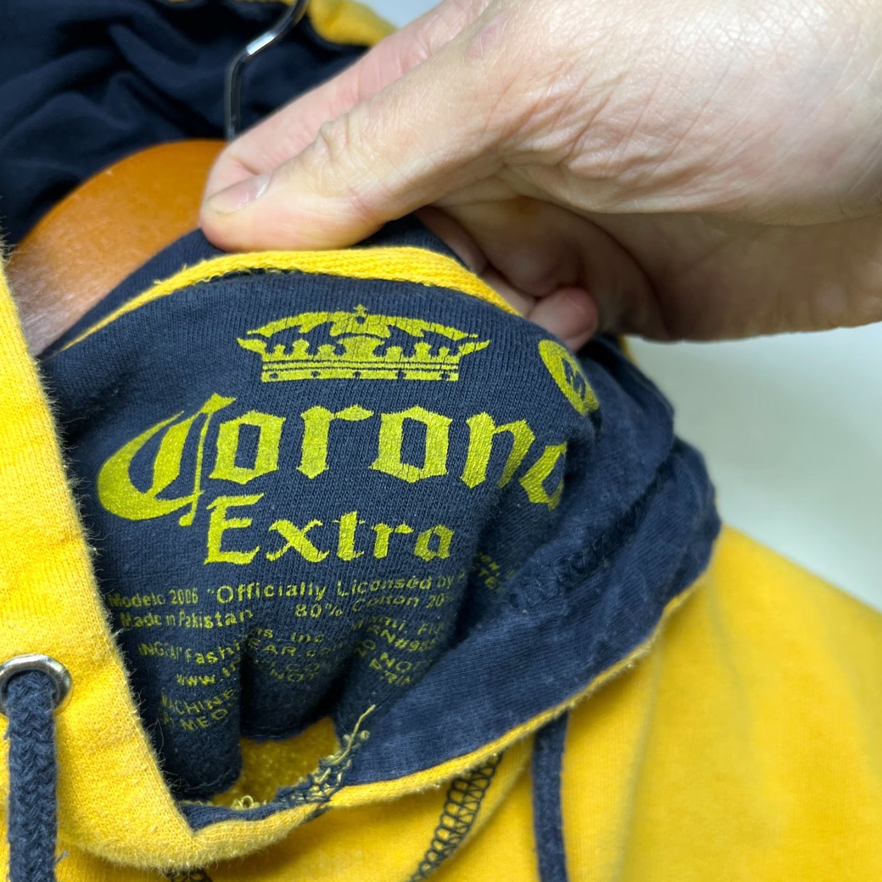 Vintage VINTAGE Corona Extra Hoodie Mens Regular M Camouflage Yellow 90s Pullover with Pockets, All Seasons - Knit Cotton Logo Crew Neck Size US M / EU 48-50 / 2 - 4 Thumbnail