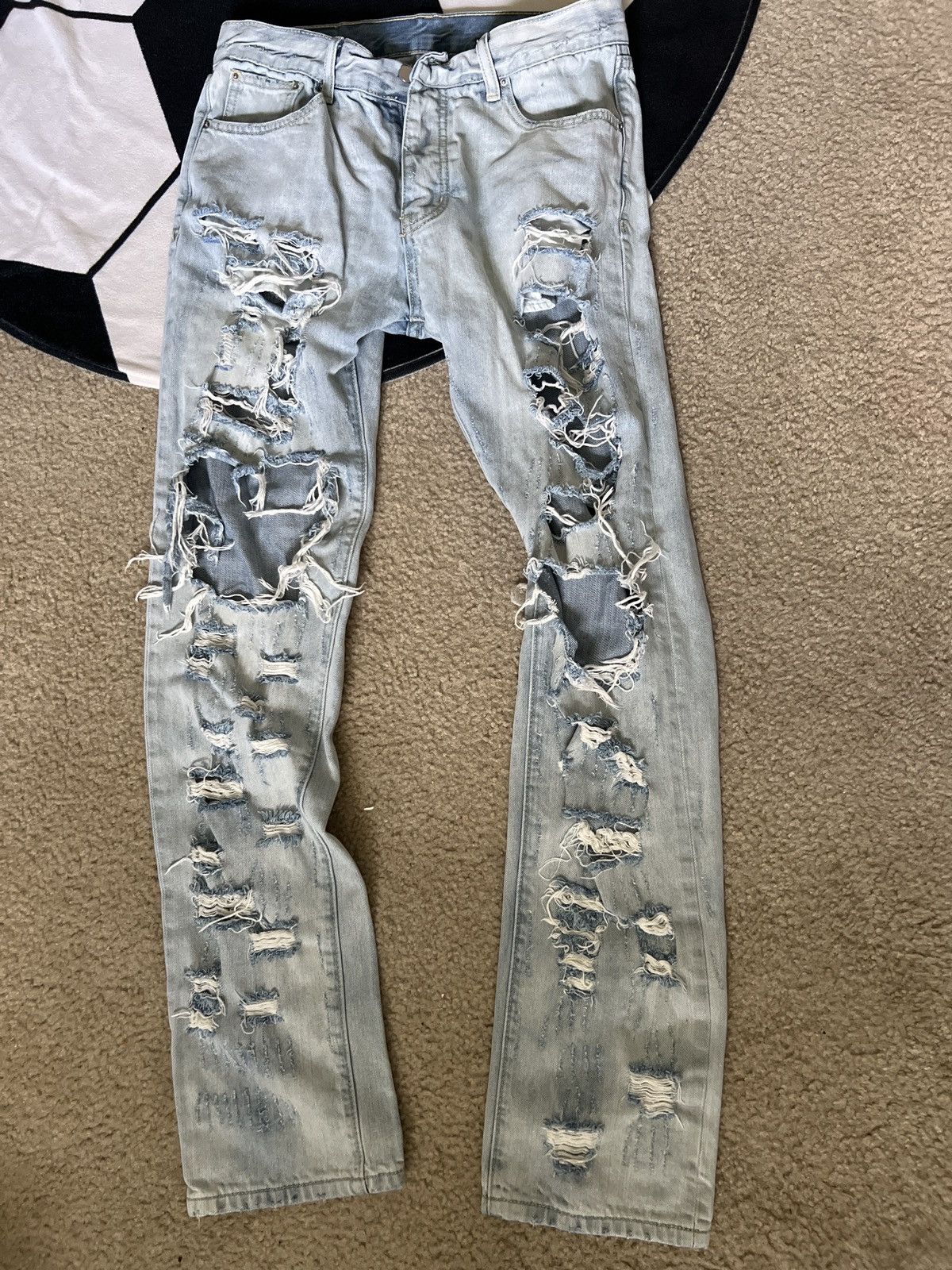 MNML mnml la ripped relaxed denim 32 | Grailed