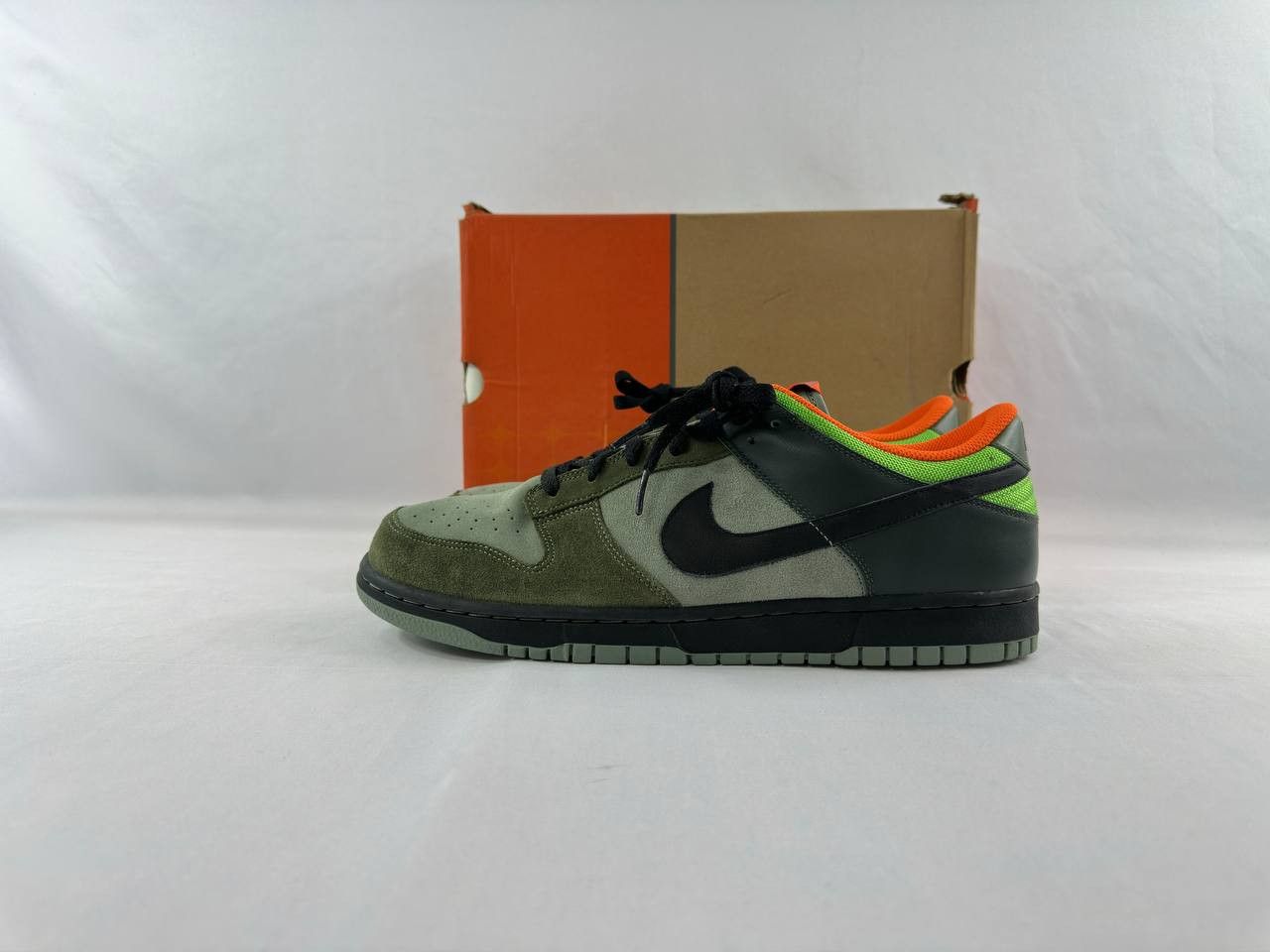Nike Nike Dunk Cl Low Green 2006 304714-301 Men's Size 13 Size US 13 / EU 46 - 4 Thumbnail