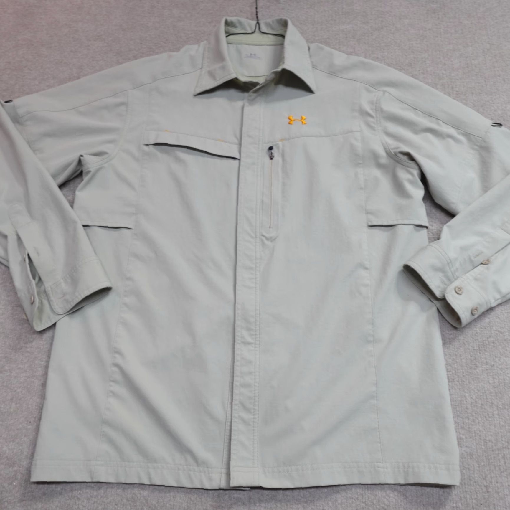 Under Armour Under Armour Shirt Medium Beige Hidden Placket Vented Shirt Women? Mens? Wait. Size US M / EU 48-50 / 2 - 2 Thumbnail