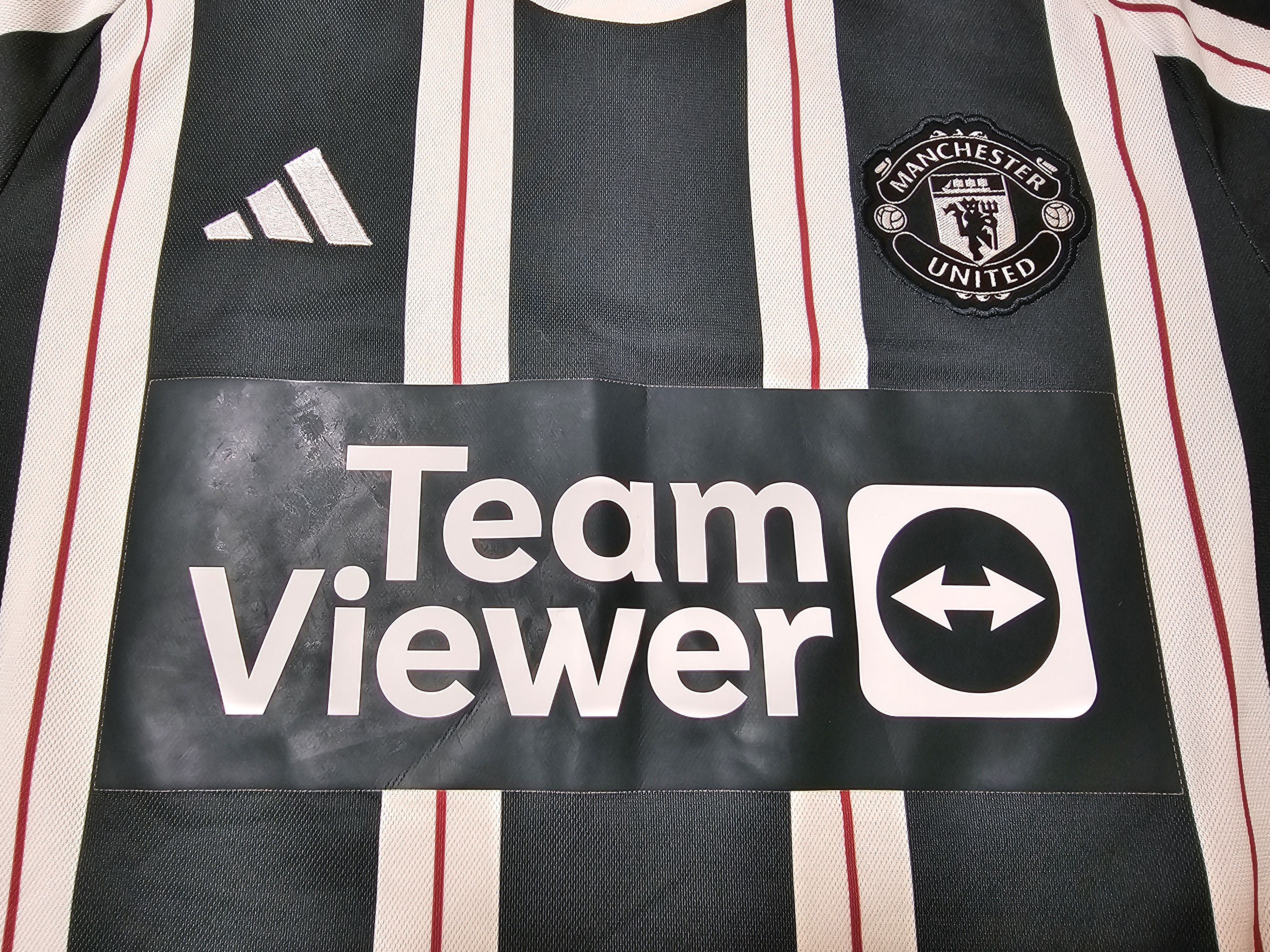 Adidas MANCHESTER UNITED 2023 2024 AWAY FOOTBALL SOCCER JERSEY Size US L / EU 52-54 / 3 - 3 Thumbnail