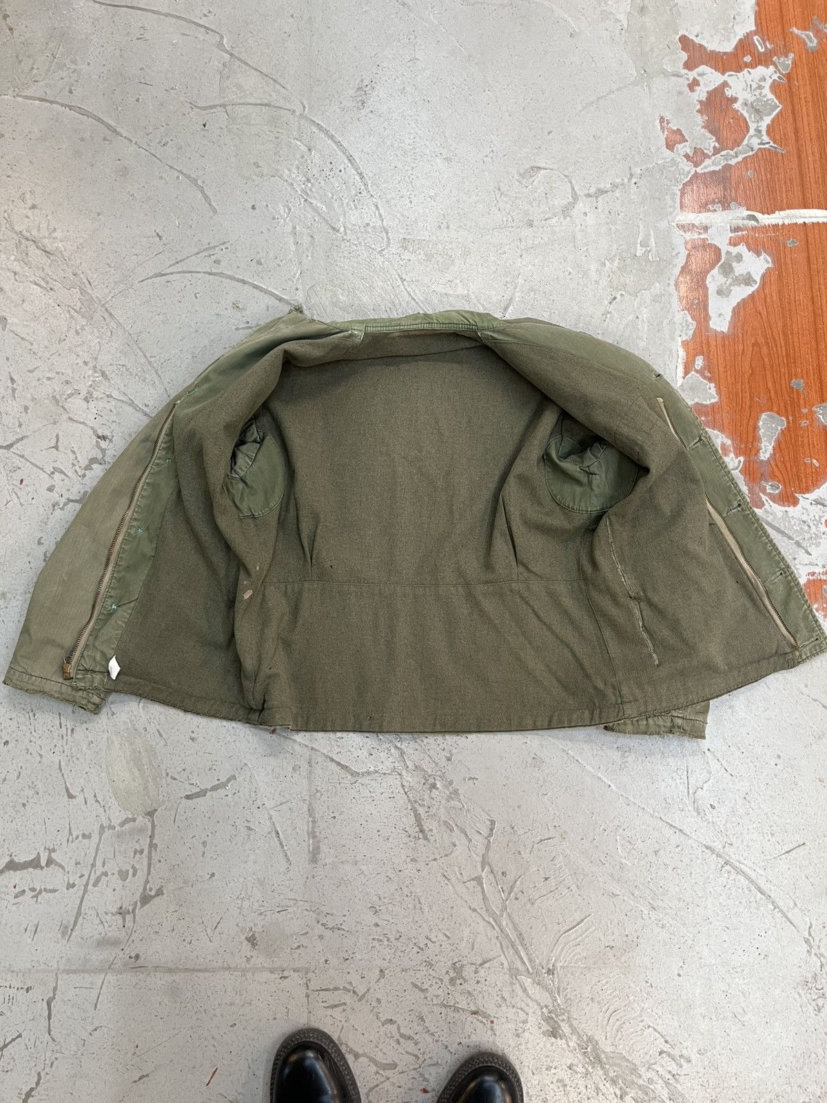 Vintage Perfect sun faded and Distressed 40s US NAVY N4 jacket Size US L / EU 52-54 / 3 - 4 Thumbnail