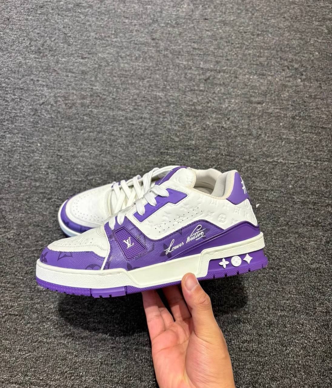 Louis Vuitton LV Trainer sneakers with a white and purple print Size US 7 / IT 37 - 2 Thumbnail