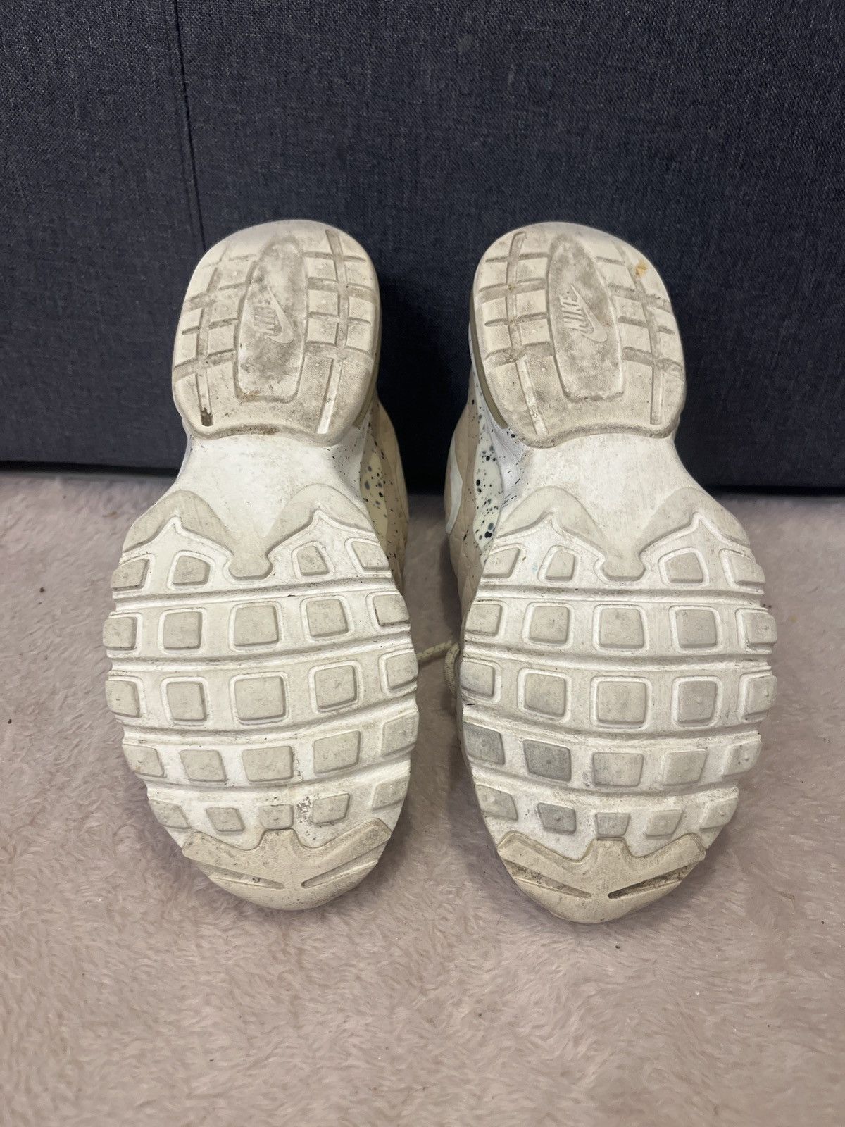 Nike Beige Nike shoes with black speckles on the bottom Size US 6.5 / IT 36.5 - 5 Thumbnail