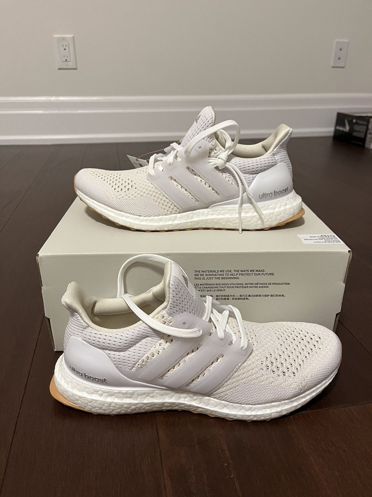 Adidas Adidas Ultraboost 1.0 white/gum US9W Size US 9 / IT 39 - 4 Thumbnail