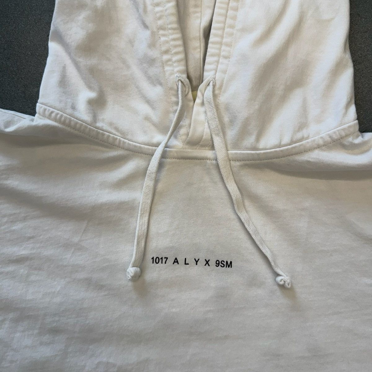 1017 ALYX 9SM 1017 Alyx 9SM Hoodie White Black Logo Pullover Sweater Size US XL / EU 56 / 4 - 4 Thumbnail