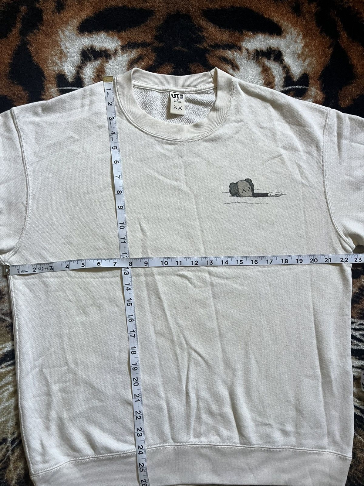 Kaws × Uniqlo Kaws x Uniqlo beige sweatshirt Size US M / EU 48-50 / 2 - 5 Thumbnail