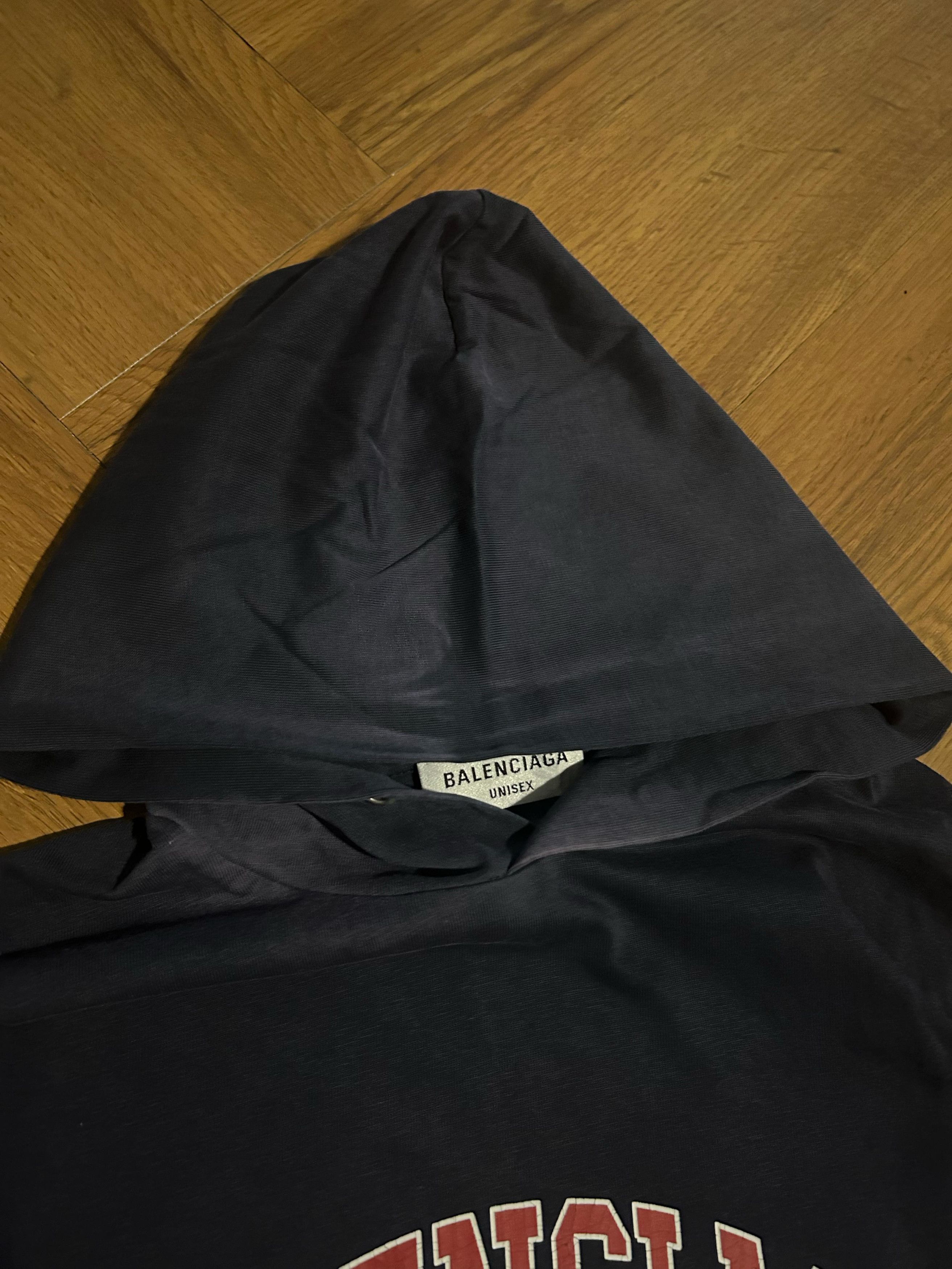 Balenciaga Sold • Balenciaga college 1917 hoodie Size US S / EU 44-46 / 1 - 15 Thumbnail
