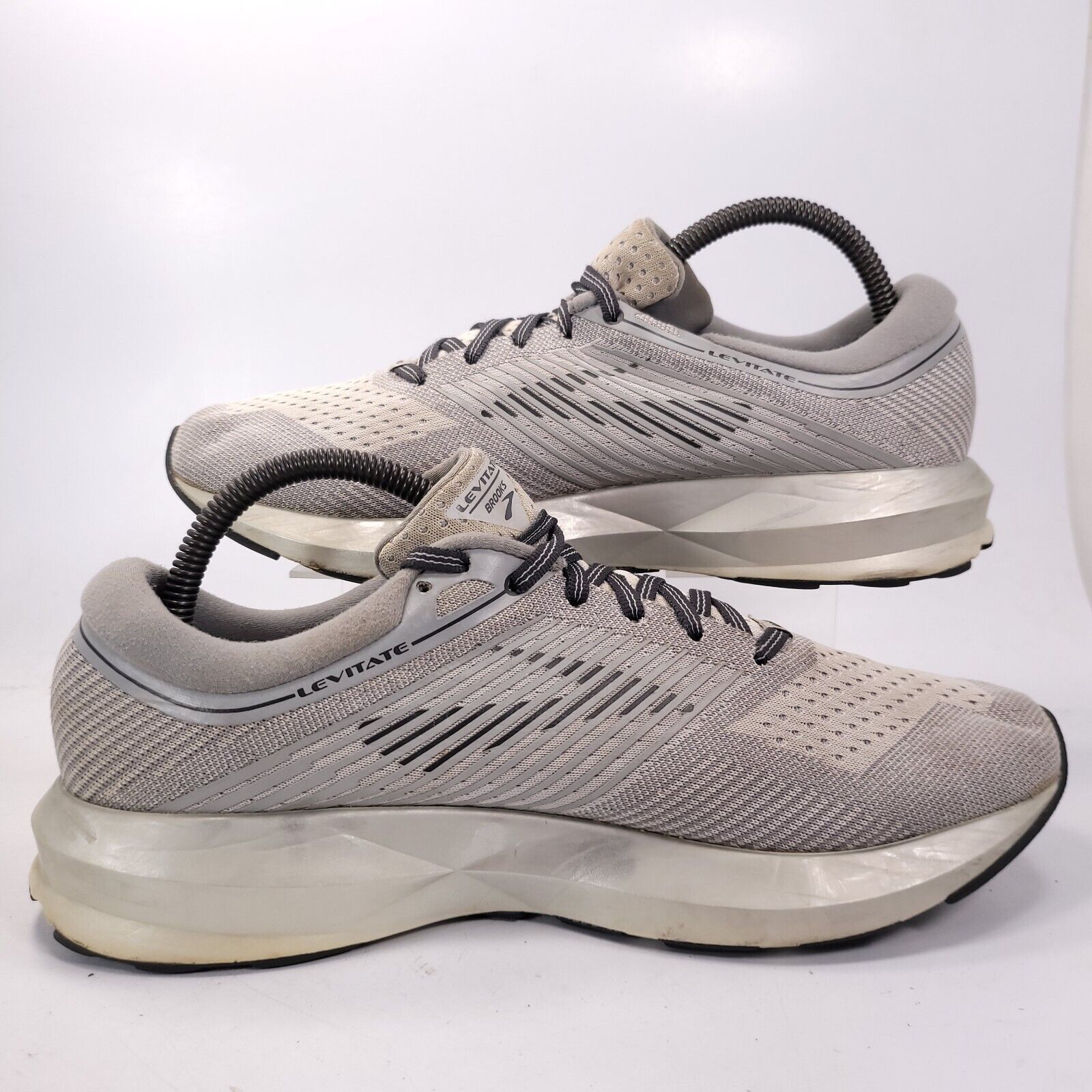 Brooks Brooks Levitate DNA Shoe Womens Size 9.5 1202581B131 Gray Size US 9.5 / IT 39.5 - 6 Thumbnail