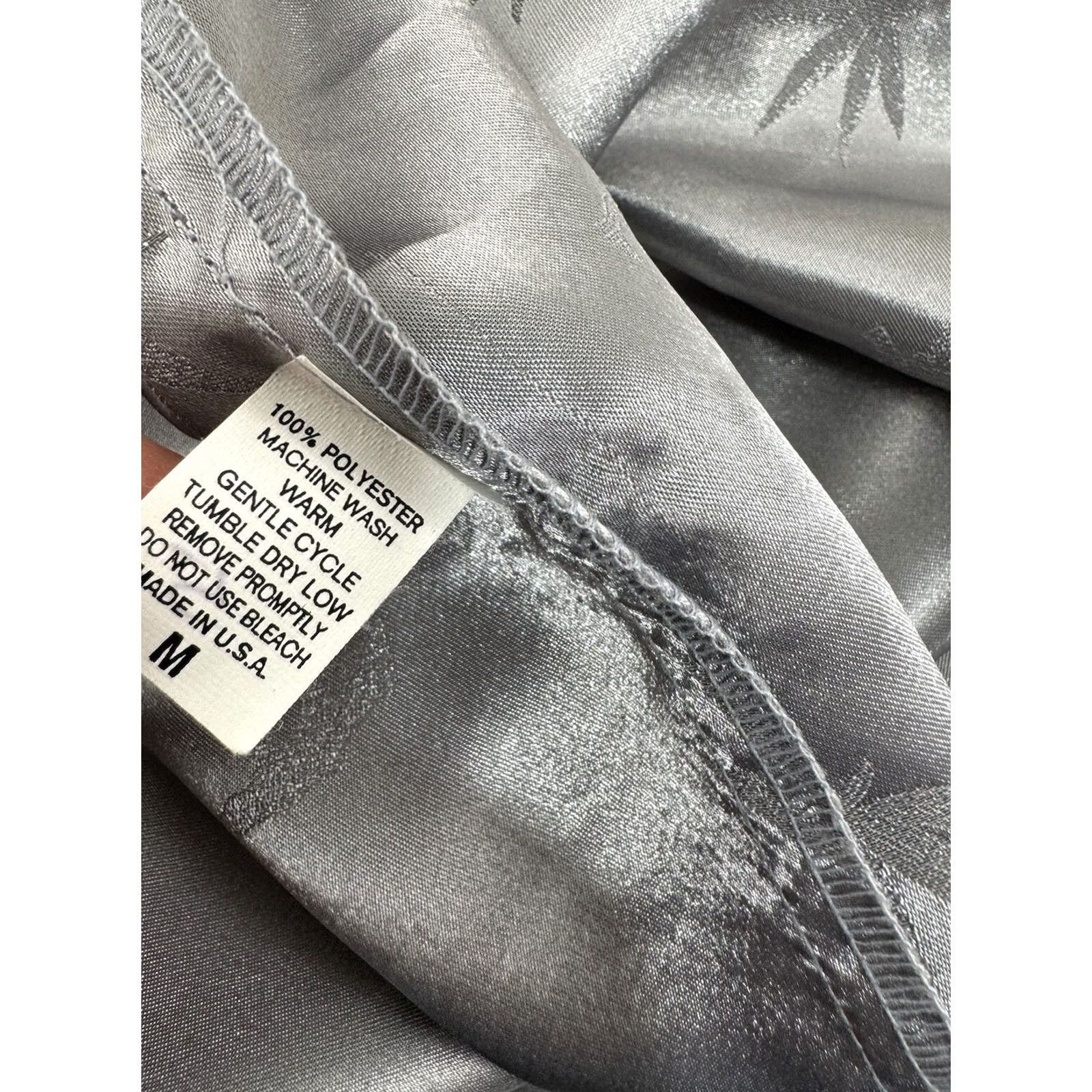 Vintage Jhovanny Italy / USA - 420 AK47 AR15 Assault Rifle ALL OVER Weed M Shirt Button-Up Short Sleeve Silver Men M USA 90s C7 Size US M / EU 48-50 / 2 - 7 Thumbnail