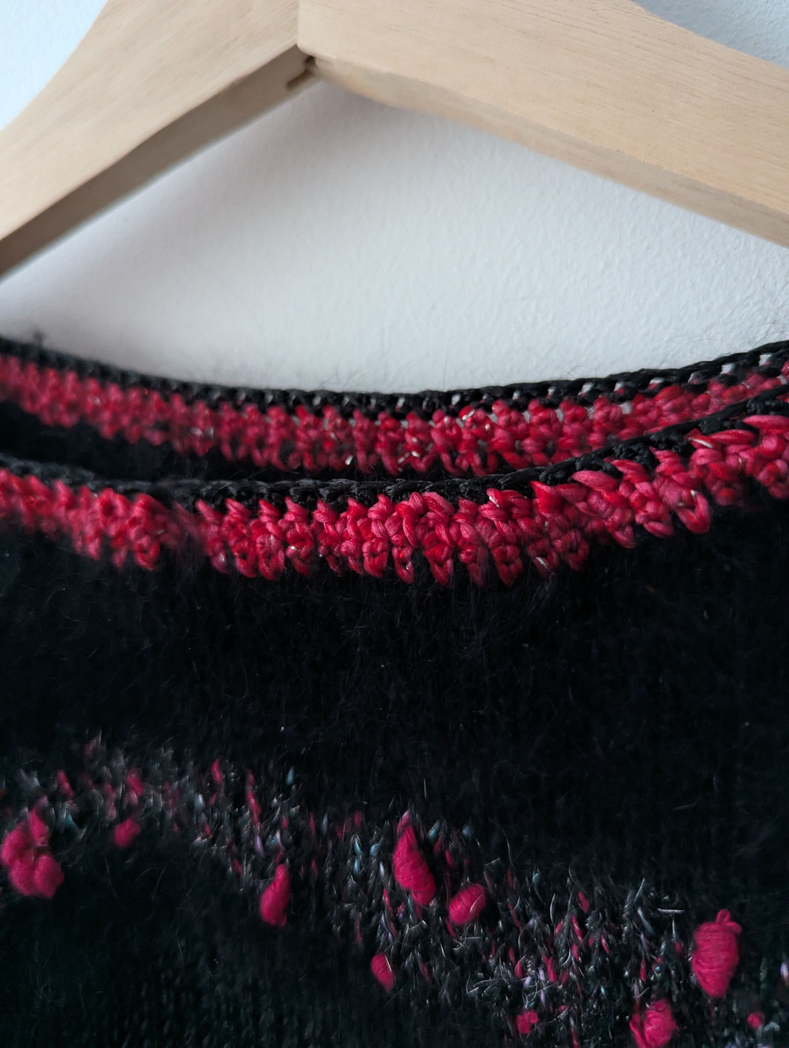 Vintage Vintage Black Red Mohair Knit Sweater Embellished Scandi Size M / US 6-8 / IT 42-44 - 8 Thumbnail